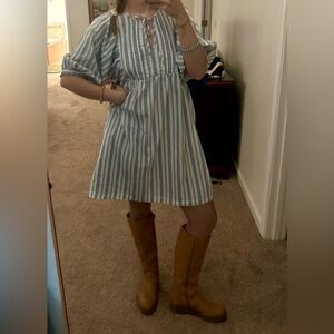 Universal Thread blue and White puff sleeve Striped Dress